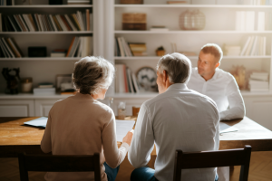 Donation-partage avec usufruit après 70 ans : Fiscalité et Guide 2025